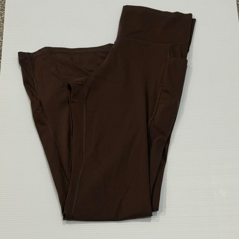 Member's Mark Everyday Flare Yoga Pants Brown Bear Large LBSS1250-B Pocket